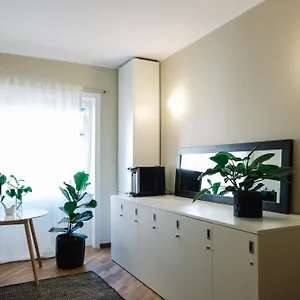 2* Penzion Flora Inn, Scotti's House - Due Passi In Centro